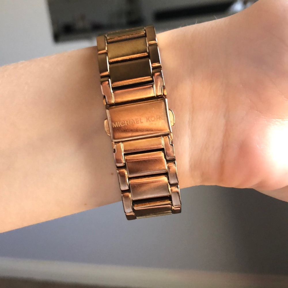 MICHAEL KORS ROSE GOLD PARKER WATCH - Picture 6 of 6